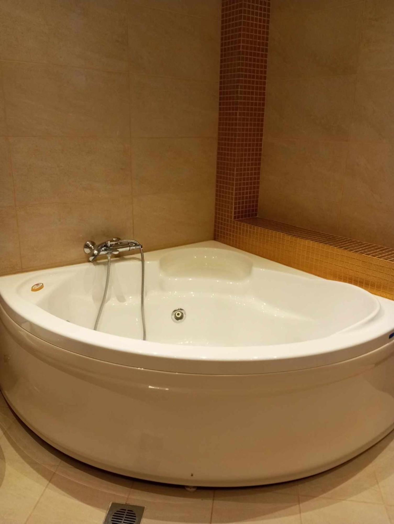 Kos Villa - Family Comfort With Large Garden, Jacuzzi Buitenkant foto